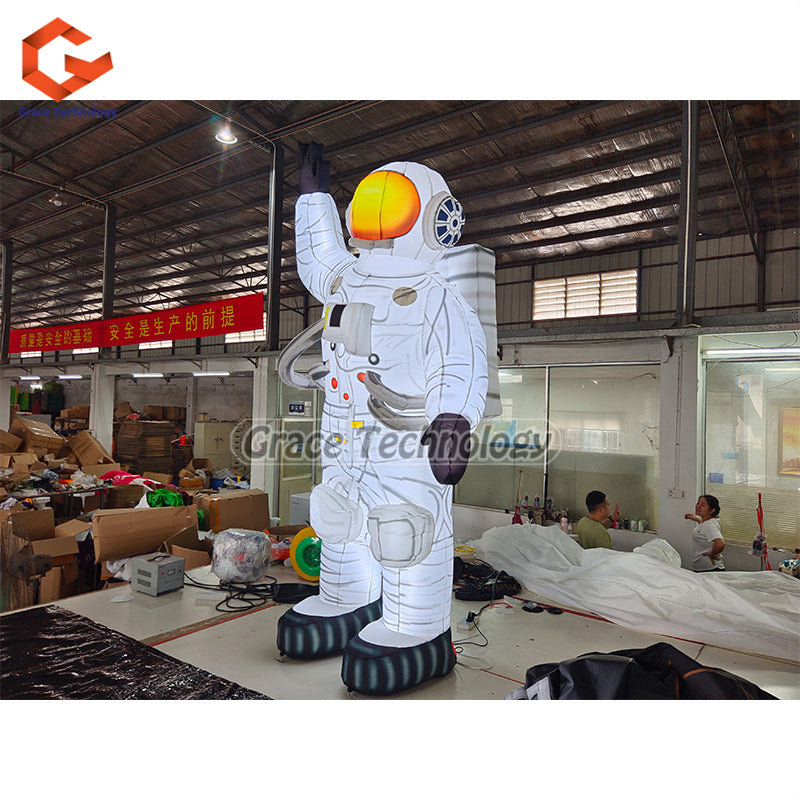 Holiday Inflatable Astronaut Replicas Outdoor Lighted Inflatable Spaceman Decorations
