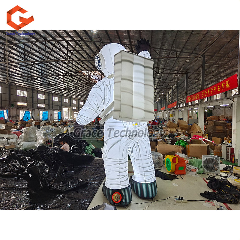 Holiday Inflatable Astronaut Replicas Outdoor Lighted Inflatable Spaceman Decorations