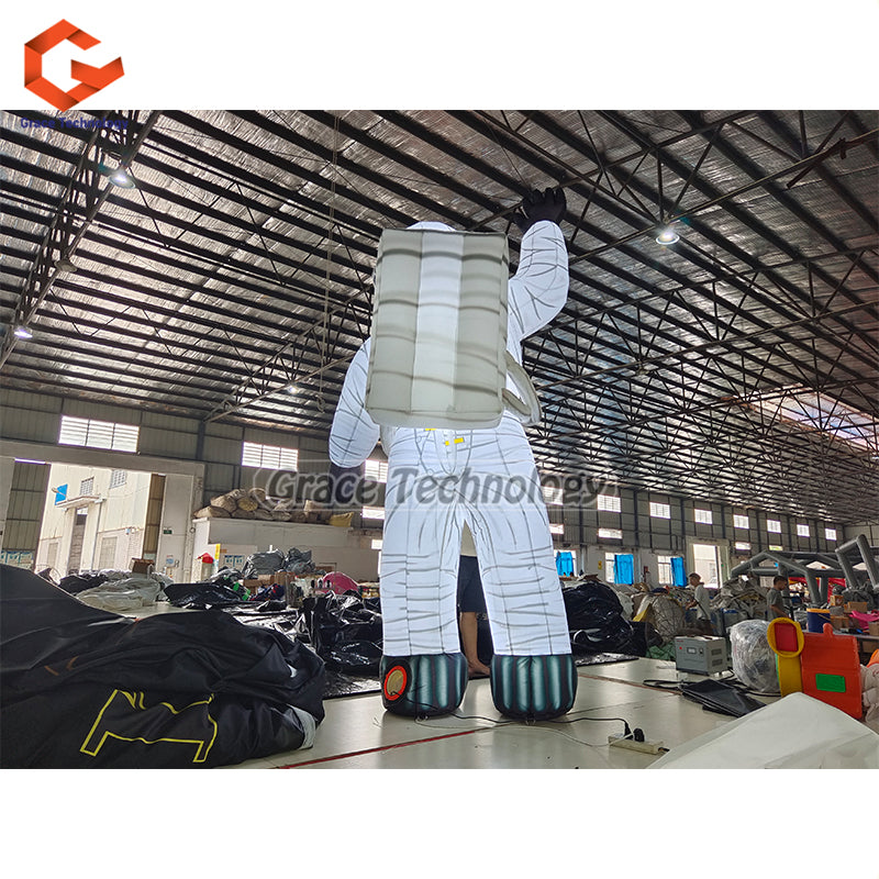Holiday Inflatable Astronaut Replicas Outdoor Lighted Inflatable Spaceman Decorations
