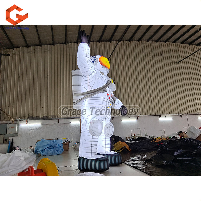 Holiday Inflatable Astronaut Replicas Outdoor Lighted Inflatable Spaceman Decorations