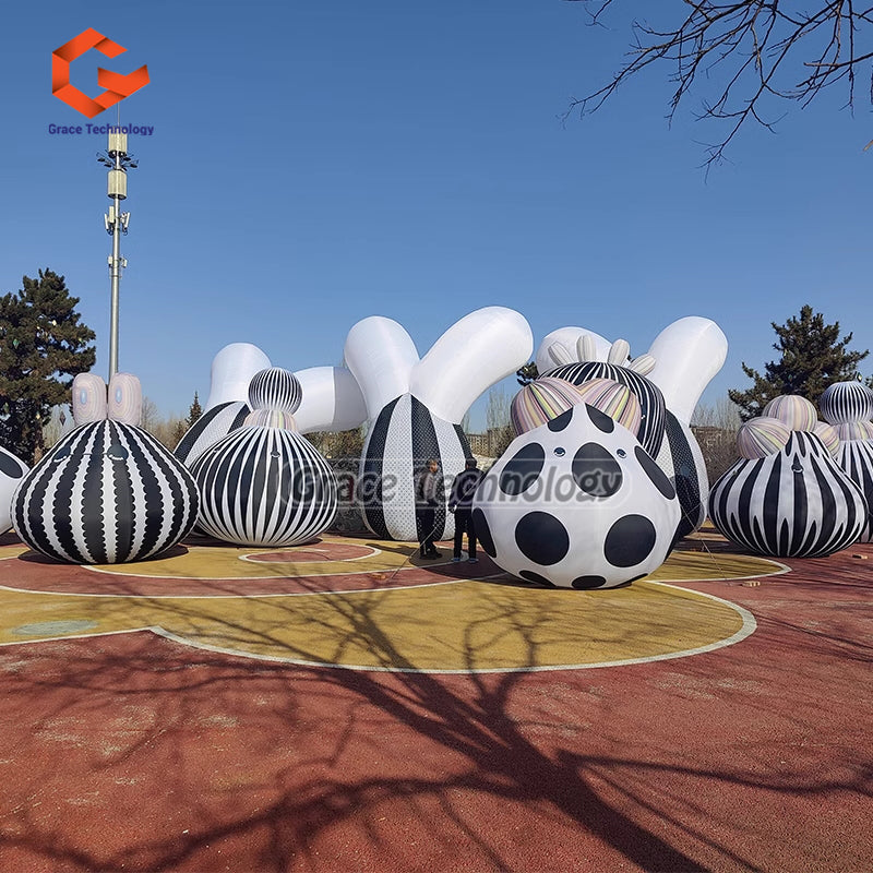 Interactive Inflatable Art Exhibition Custom Characters Inflatable Sculptures for Museum Decorations