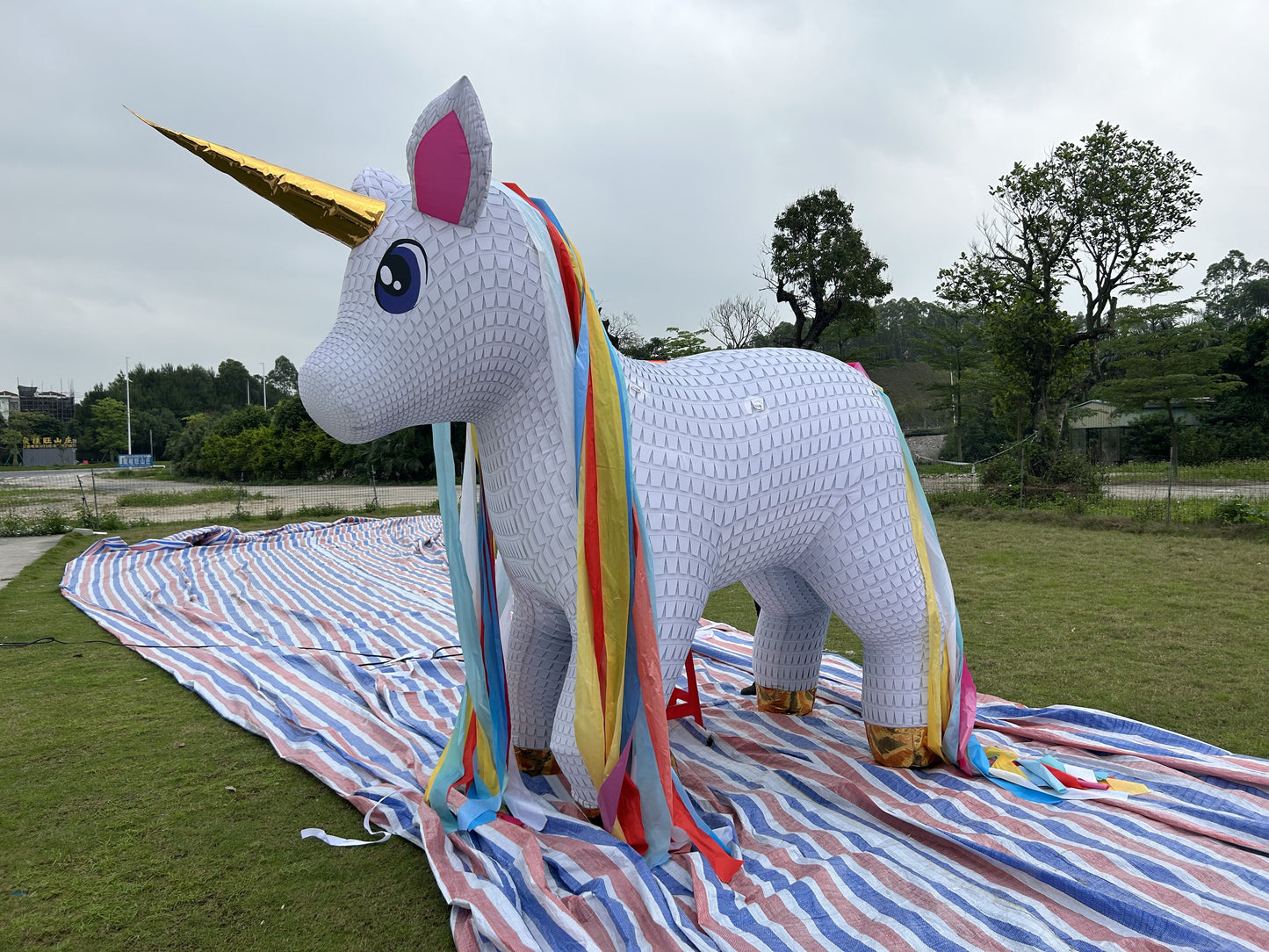 Outdoor Inflatable Unicorn Mascot Model Giant Inflatable Animal Unicorn Balloon for Decorations