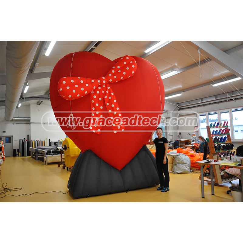 Giant Inflatable Heart Balloon for Event Decoration